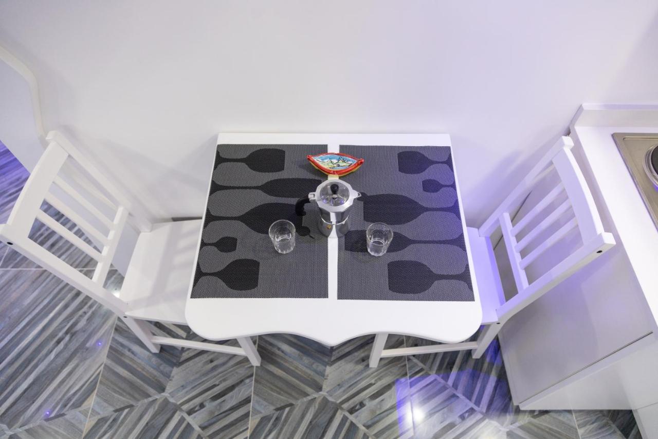 A Fenestrella E San Gregorio Armeno Apartment Naples Exterior photo